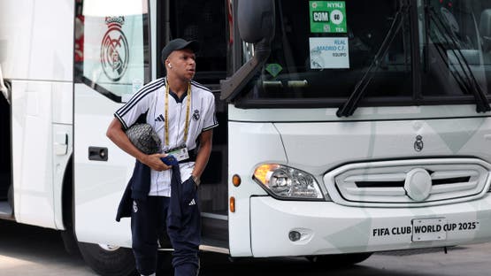 تصرف غريب.. ريال مدريد يترك مبابي وحيداً ويسلمه للشرطة