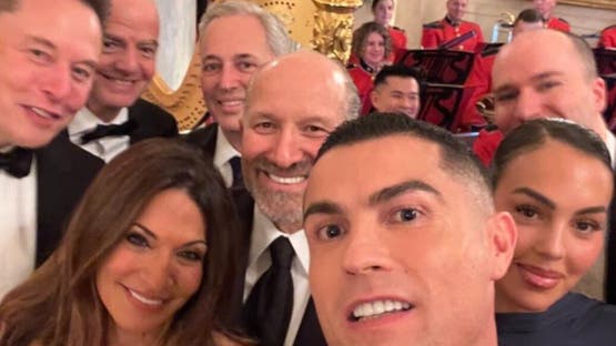 سيلفي “ثمين” من البيت الأبيض يشعل الإنترنت