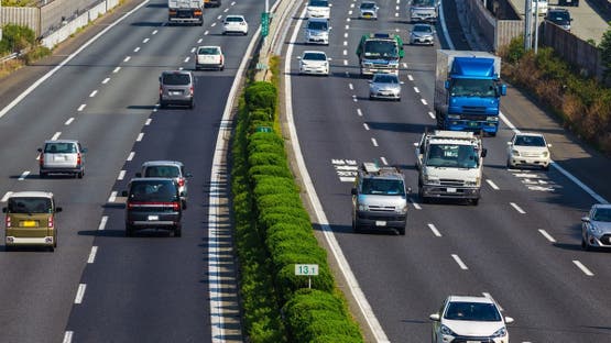 “حظر بيع السيارات مدى الحياة”.. قوانين تثير الجدل في الجزائر