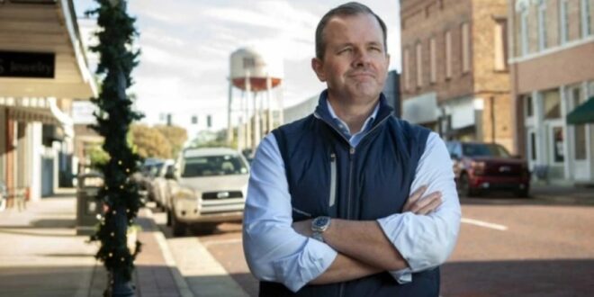 رجل أعمال يبيع شركته ويمنح موظفيه مكافآت بقيمة 240 مليون دولار