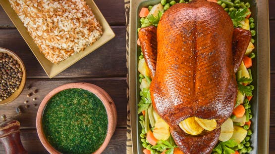 ملوخية وبط ومحاشي.. أطباق تتوارثها موائد المصريين في رمضان منذ ألف عام