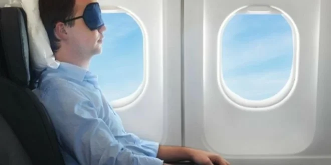 وضعية شائعة للساقين في الطائرة قد تزيد خطر الجلطات