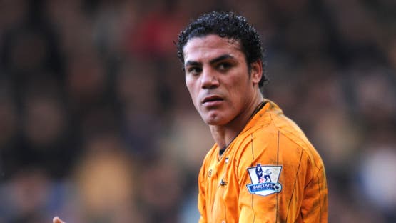 القبض على لاعب الكرة عمرو زكي في مطار القاهرة ومنعه من السفر