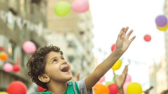 البحوث الفلكية تحدد موعد أول أيام عيد الفطر في مصر