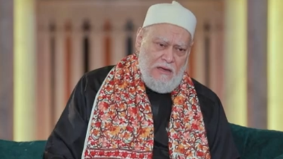 علي جمعة: صلاة الرجل بالمايوه على البحر جائزة بشرط