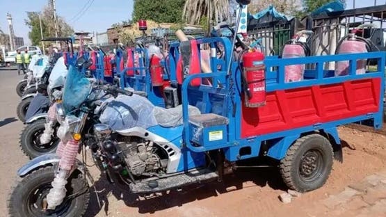 “توك توك” إطفاء في الخرطوم يتصدر الترند.. ويشغل السودانيين