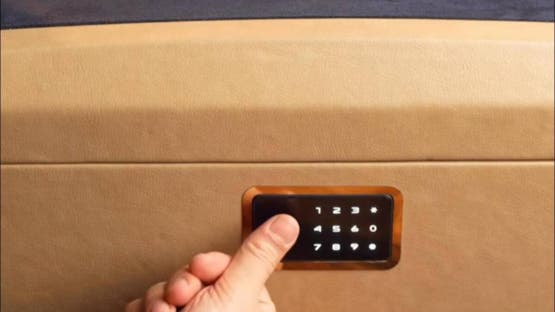 أغلى علبة كعك في مصر تشعل مواقع التواصل