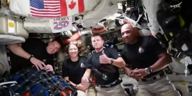 “صنعتم التاريخ”.. بالفيديو: ترامب يفاجئ طاقم “أرتميس 2” باتصال هاتفي بعد انطلاقهم حول القمر