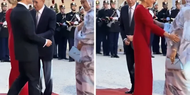 بالفيديو.. موقف محرج للرئيس الفرنسي أثناء ذهابه لمصافحة زوجة الرئيس الموريتاني