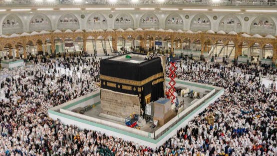 بدء الصيانة الدورية للكعبة المشرفة للحفاظ على العناصر المعمارية