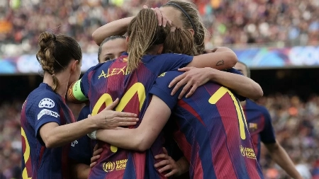 بـ12 هدفاً.. سيدات برشلونة يمطرن شباك ريال مدريد