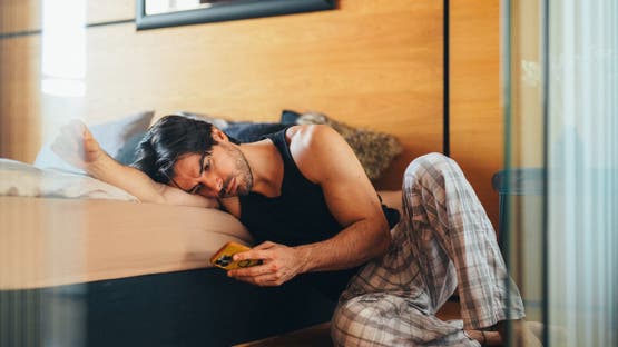 ليس خيالاً علمياً.. هاتفك يعرف أنك مصاب بالاكتئاب قبلك