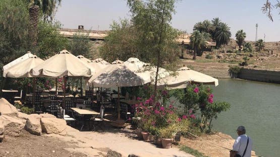 كافيتريا على البحيرة المقدسة تغضب المصريين.. والسلطات توضح